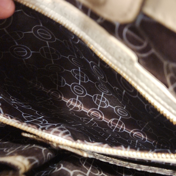 Henri Bendel Cross Body Bag - Picture 12 of 14